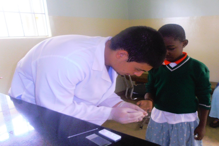 Glendon - Volunteer in Medical Program in Uganda