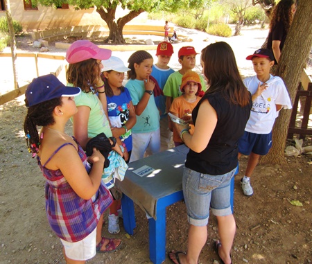 Kinderbetreuung im Sozialhilfeprogramm Spanien