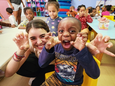 Voluntário de cuidados infantis e bem-estar social na África do Sul