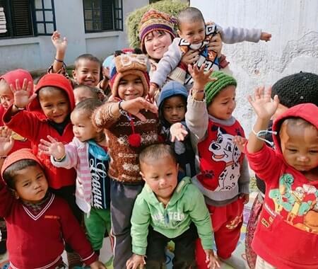 Freiwilligenprogramm für die Kinderbetreuung in Nepal