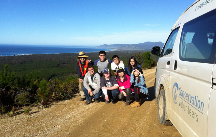 volunteer trips australia