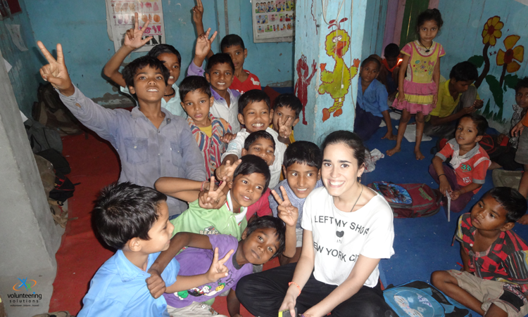 volunteer-working-at-an-orphanage-in-Delhi-India