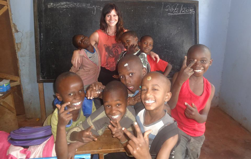 childcare-volunteering-in-Tanzania-with-VolSol