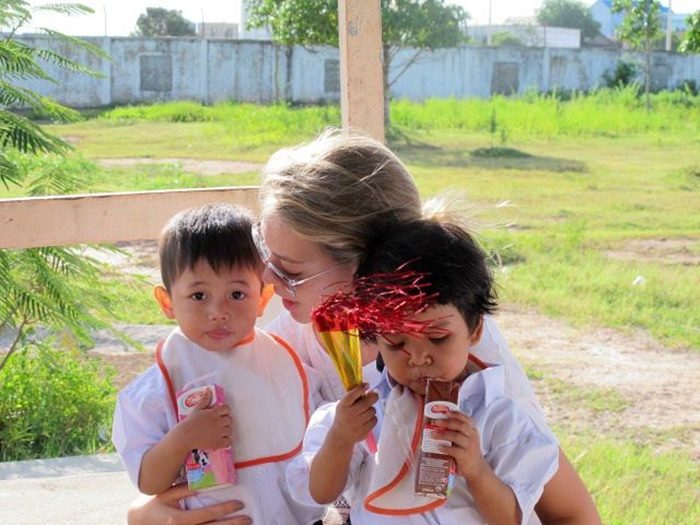 orphanage volunteering in Cambodia (1)