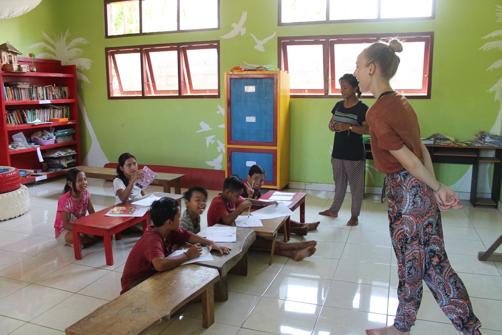 volunteer in bali