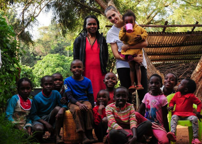 Kenya volunteering with children
