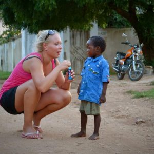 What Are the Benefits of Doing Medical Volunteer Work Abroad?