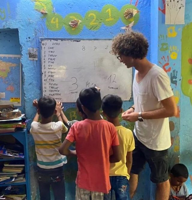 Volunteer Abroad to Make a Difference