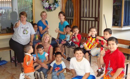 volunteering in costa rica with kids