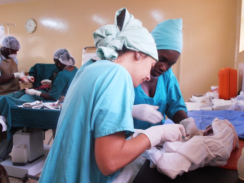 medical volunteer in uganda