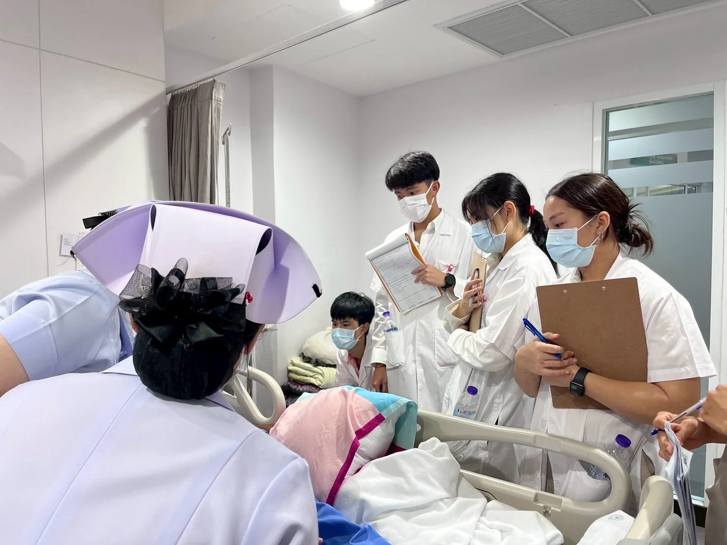 Safety Tips for Students Volunteering Abroad