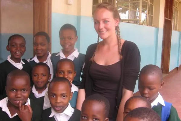 What Are the Primary Duties of a Volunteer at a Daycare Centre?
