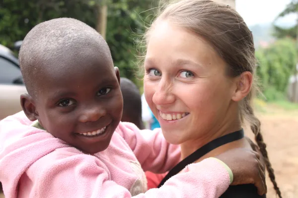 5 Amazing Ways To Make A Difference By Volunteering In 2025