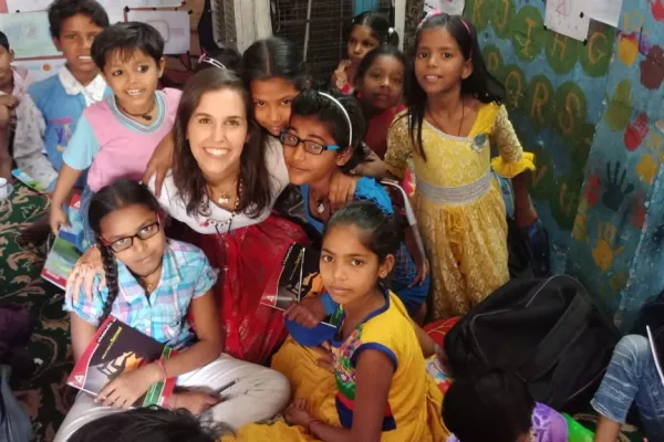 Why You Should Choose To Volunteer For The Street Children Program In India?