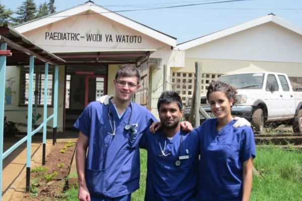 A Guide to Choosing the Best Volunteering Program Abroad for Medical Students