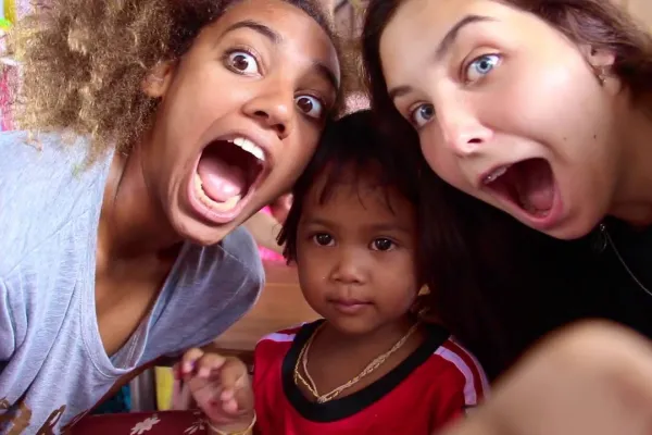 How To Convince Your Friends For Group Volunteering Abroad