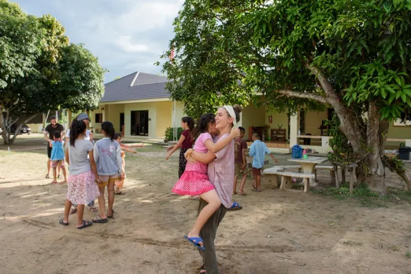 Experiences Shared By 5 Incredible Volunteers Who Traveled Abroad To Serve The Society