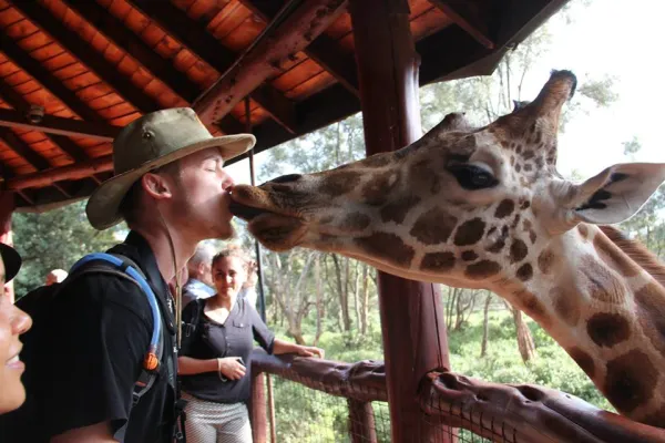 Volunteer Tourism: What Sets a Volunteer Traveller Apart from a Tourist?