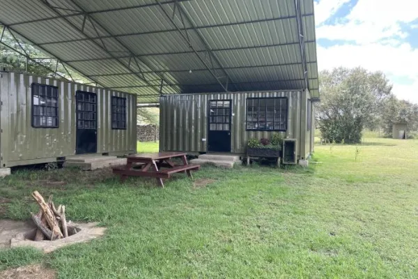 Seja voluntário no Programa de Conservação e Reabilitação de Aves de Rapina do Quênia.