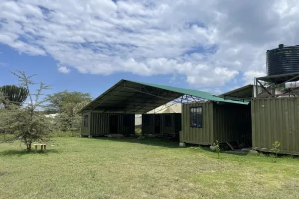Seja voluntário no Programa de Conservação e Reabilitação de Aves de Rapina do Quênia.