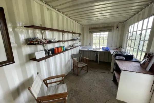 Seja voluntário no Programa de Conservação e Reabilitação de Aves de Rapina do Quênia.