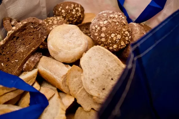 Volunteer for Fighting Food Waste and Hunger - Portugal Volunteer for Fighting Food Waste and Hunger - Portugal