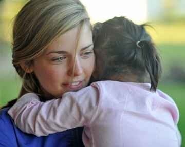 Programas de voluntariado em cuidados infantis com a Volunteering Solutions