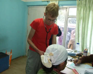 Les presentamos a Kirstin Wingler, voluntaria en Nepal.